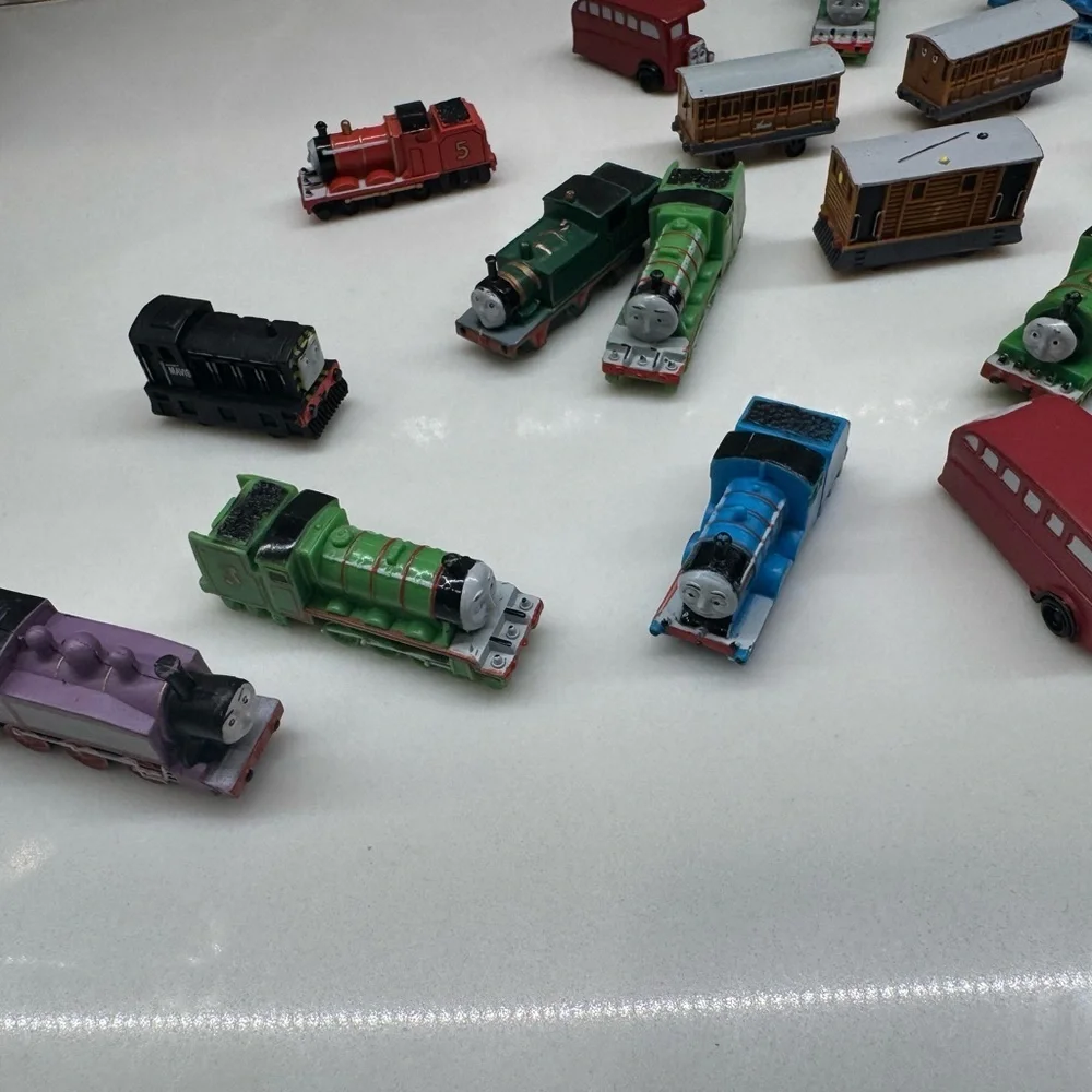 Lot of 28 Thomas the Tank Engine Mini Trains & Vehicles